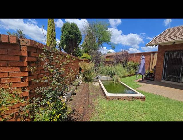 2 BEDROOM TOWNHOUSE FOR SALE IN MONTANA